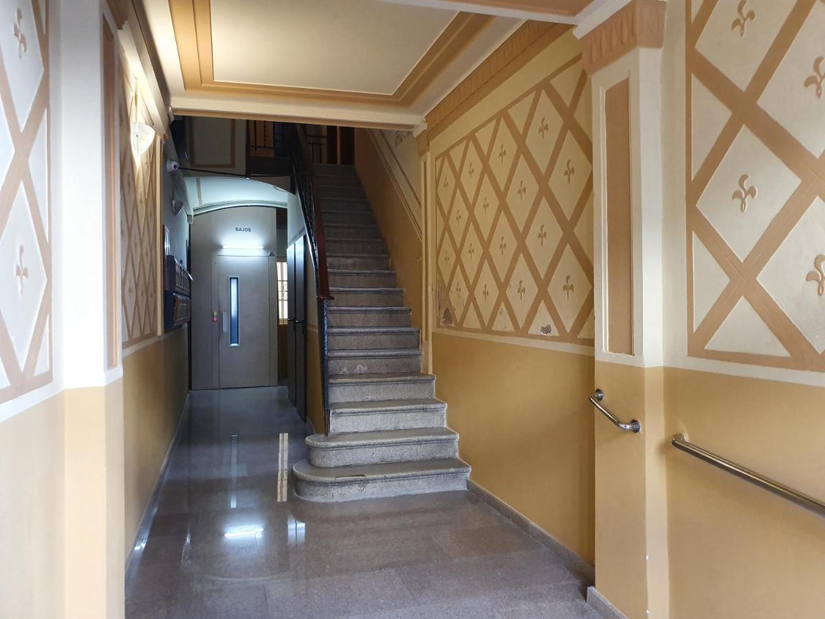 バルセロナPenthouse In Sagrada Familiaアパートメント エクステリア 写真
